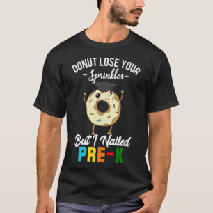 T-shirt Enfants Amusants Pré K Graduation clouée Il né