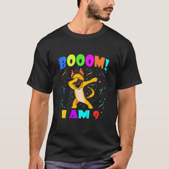 T-shirt Enfants Dabbing German Shepherd Boom I Am 9 Boy Gi (Devant)