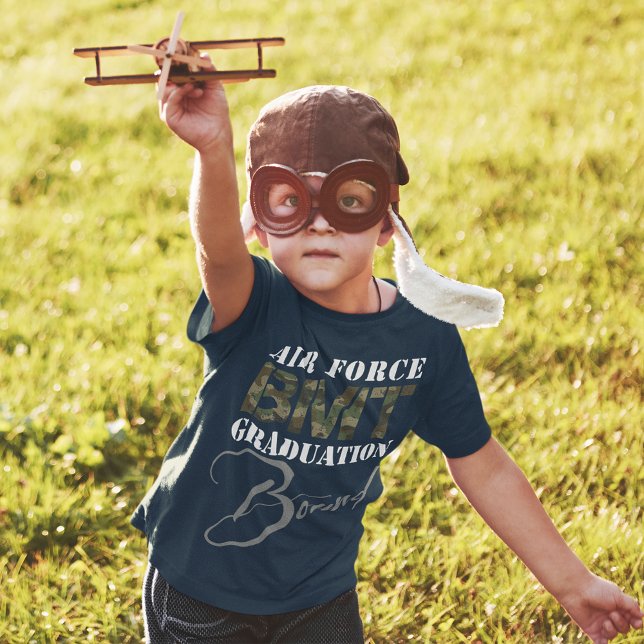 T-shirt Enfants Force aérienne BMT Graduation Bound Dark B (Kids' Air Force BMT Graduation Bound boys travel t-shirt, basic military training, Airman, dark back)