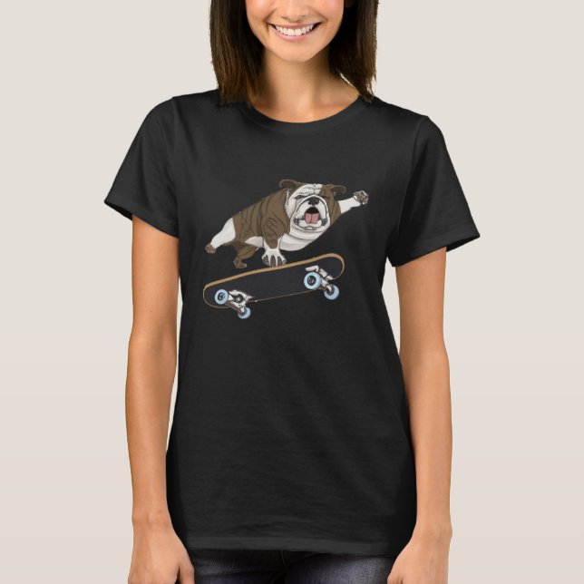 T-shirt English Bulldog Doing Tricks on Skateboards (Devant)