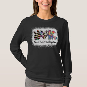 T-shirt Enseignant de l'année Peace Love Kindergarten Team