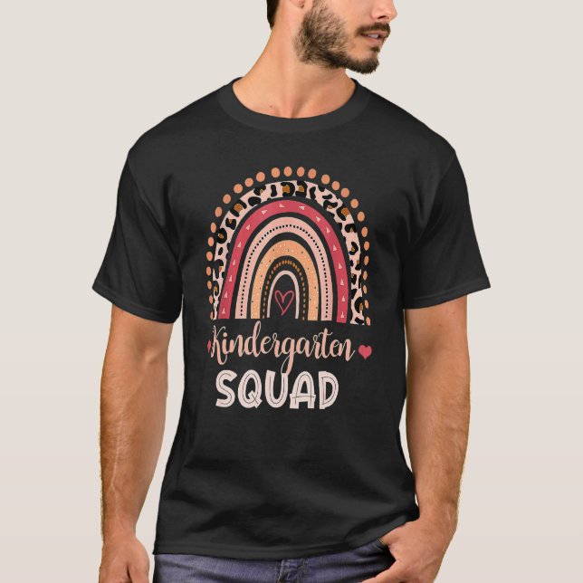 T-shirt Enseignant de l'équipe de maternelle Rainbow Leopa (Devant)