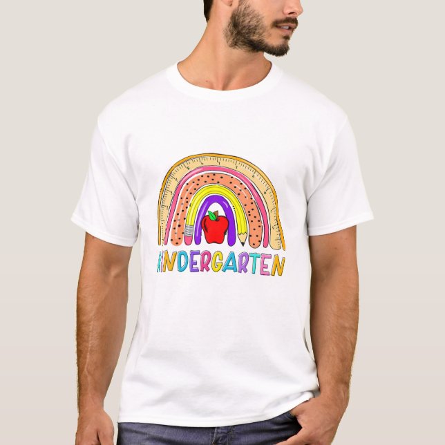 T-shirt Enseignant jardin d'enfants Arc-en-ciel articles d (Devant)