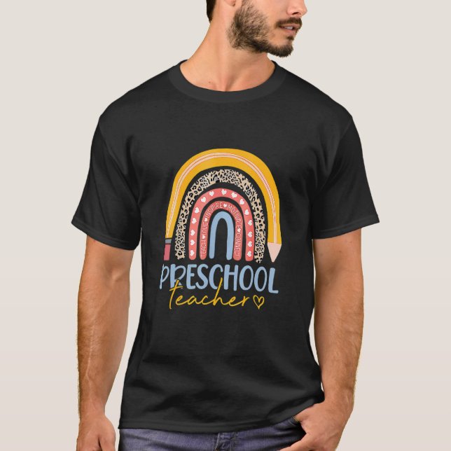T-shirt Enseignant préscolaire Leopard Rainbow Heart Pré K (Devant)