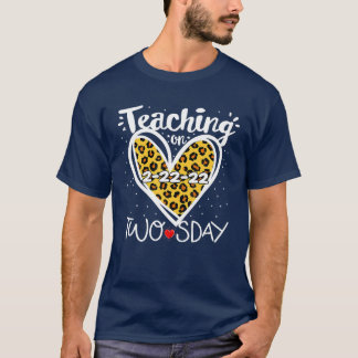 T-shirt Enseignement 2E Année Le Jour 2-22-22 Le 22 Févrie
