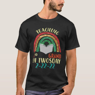 T-shirt Enseignement 2E Année Le Jour 2-22-22 Le 22 Févrie