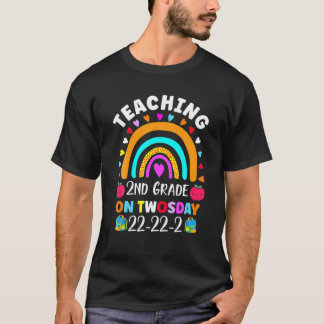 T-shirt Enseignement De La Maternelle Le Jour 2-22-22 22N
