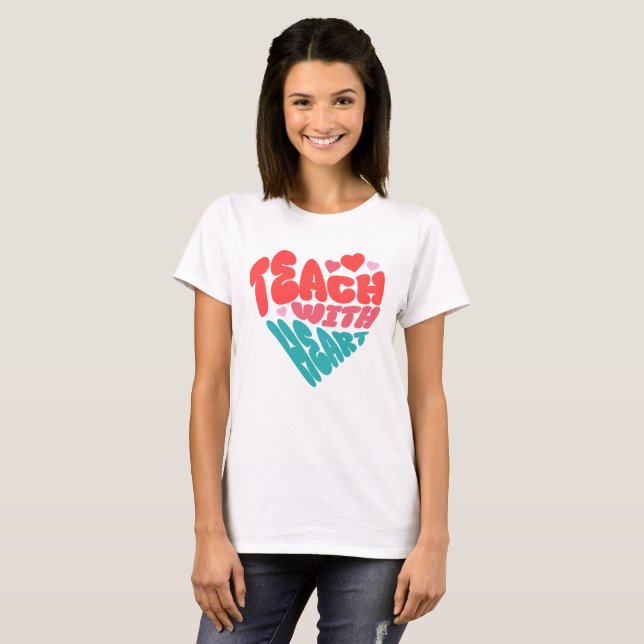 T-shirt Enseigner avec cœur (Devant entier)