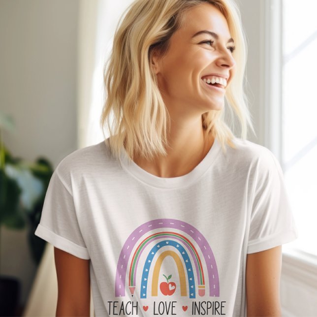 T-shirt Enseigner l'inspiration d'amour, enseignant (Créateur téléchargé)