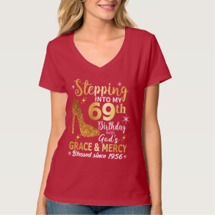 T-shirt Entrée dans mon 69e anniversaire avec grâce des di