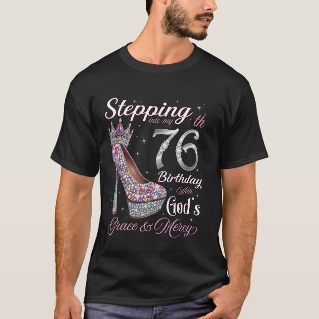 T-shirt Entrer dans mes 76 ans avec la grâce de Dieu &  (Devant)
