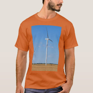T-shirt éoliennes sur le champ de blé