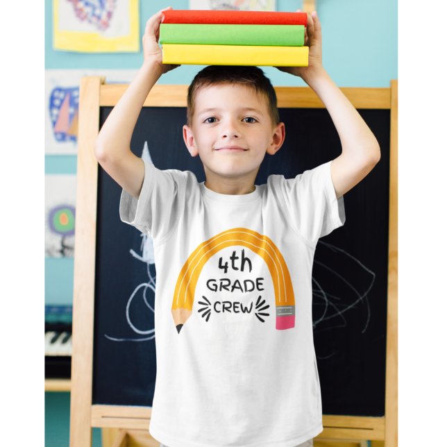 T-shirt Équipage de 4e année avec crayon arc-en-ciel pour  (Créateur téléchargé)