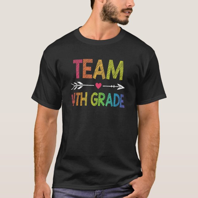 T-shirt Équipe 4e année 4e année Étudiante de niveau (Devant)
