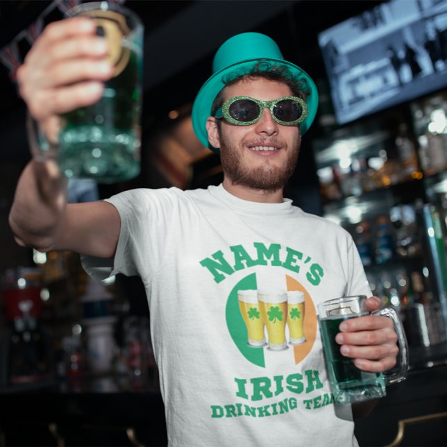 T-shirt Équipe de boisson irlandaise personnalisée 3 (Join the ultimate Irish Drinking Team! Get your St. Patrick's Day tee now!)