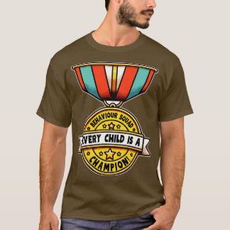 T-shirt Équipe de comportement Chaque enfant est un champi