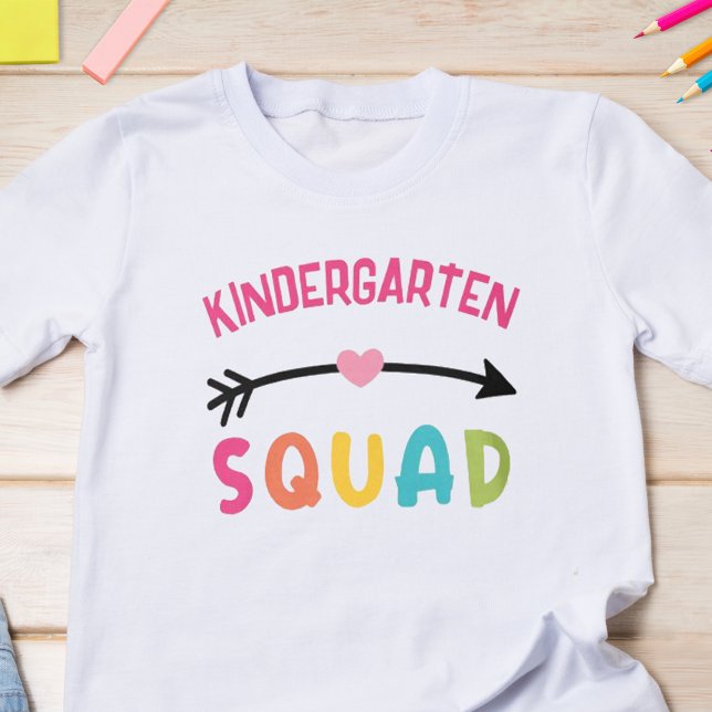 T-shirt Équipe de maternelle (Start the school year off with some fun with this cute back to school t-shirt.)
