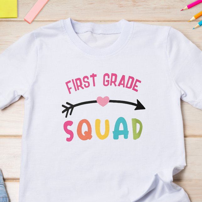 T-shirt Équipe de première année scolaire (Start the school year off with some fun with this cute back to school t-shirt.)