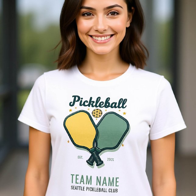 T-shirt Équipe du club de joueurs de Pickleball Personnali (pickleball personalized shirt emblem club team player vintage custom text name green yellow retro)