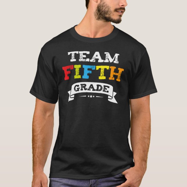 T-shirt Équipe Étudiante De 5E Année Retour À L'École T- (Devant)