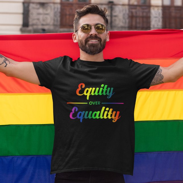T-shirt Équité sur égalité LGBT (Créateur téléchargé)