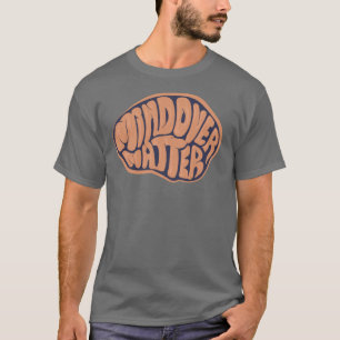 T-shirt Esprit foncé de base au-dessus de la matière T