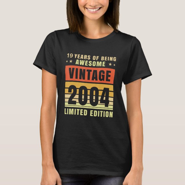 T-shirt Est 2004 18e anniversaire 18 ans (Devant)
