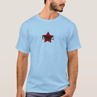 T-shirt Étoile rouge sur la pièce en t bleue de solides