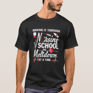 T-shirt Étudiants en soins infirmiers présente la journée