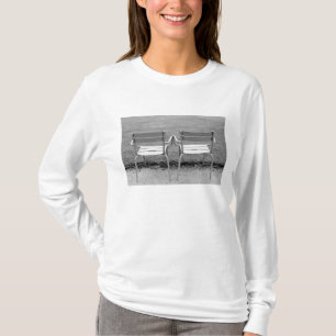 T-shirt Europe, France, Paris. Chaises, Jardin du 2
