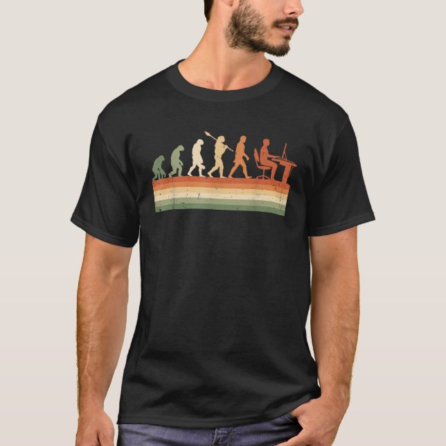 T-shirt Évolution Rétro de l'Homme Programmeur Informatiqu (Devant)