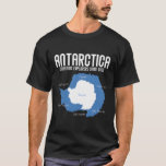 T-shirt Explorateurs de l'Antarctique confondus depuis 182<br><div class="desc">Cette conception présente un graphique vintage de l'Antarctique avec le texte "Antarctica Confusing Explorers From 1820" dans une police en détresse et rétro. Le design saisit la nature mystérieuse et stimulante du continent,  ce qui en fait un grand choix pour les aventuriers et les explorateurs.</div>