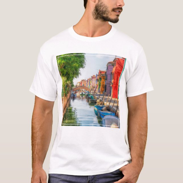 T-shirt Explorez le charme vibrant de Burano (Devant)