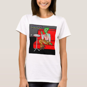T-shirt Extraterrestre Rétro des Années 70 dans un Salon D