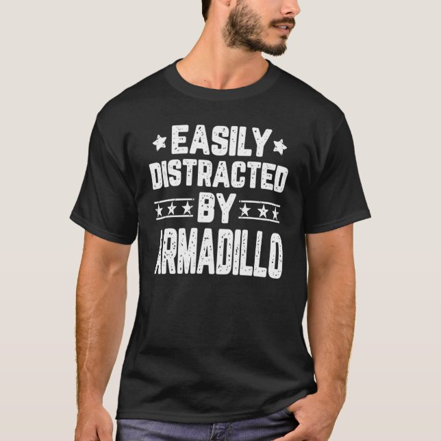 T-shirt Facilement Distrait Par Armadillo Armadillo (Devant)