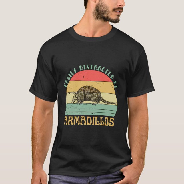 T-shirt Facilement Distrait Par Armadilos Retro Funny Arma (Devant)