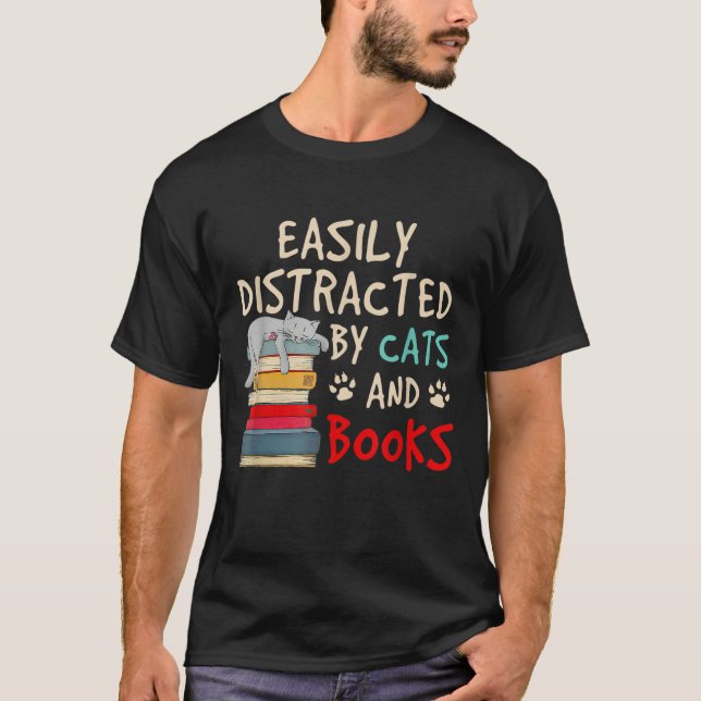 T-SHIRT FACILEMENT DISTRAIT PAR DES CHATS ET DES LIVRES (Devant)