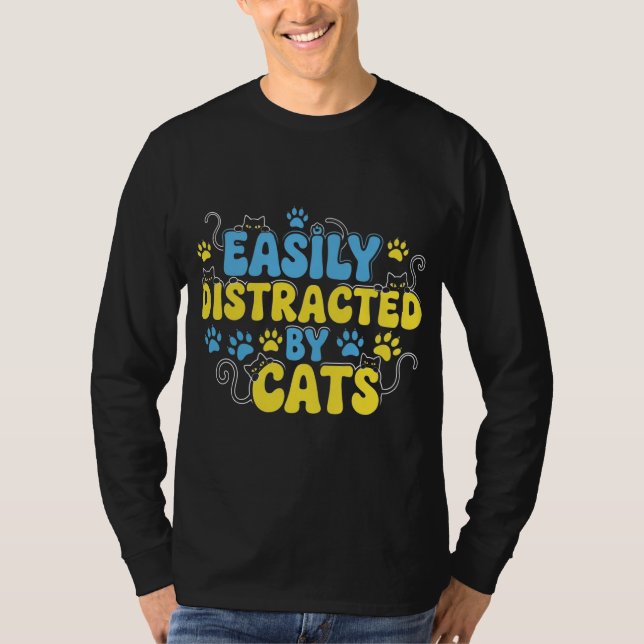 T-shirt Facilement Distrait par les Chats (Devant)