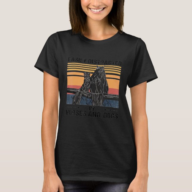 T-shirt Facilement Distrait Par Les Chevaux Et Le Chien (Devant)