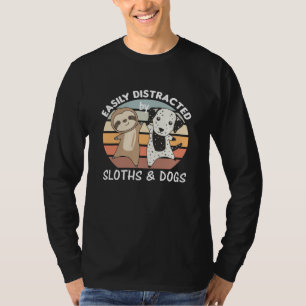 T-shirt Facilement Distrait Par Les Fentes Et Les Chiens