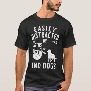 T-shirt Facilement Distrait Par Les Fentes Et Les Chiens