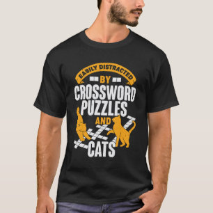 T-shirt Facilement Distrait Par Les Mots Croisés Et Les C
