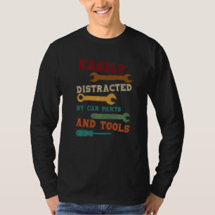 T-shirt Facilement Distrait Par Les Pièces Et Outils De Vo