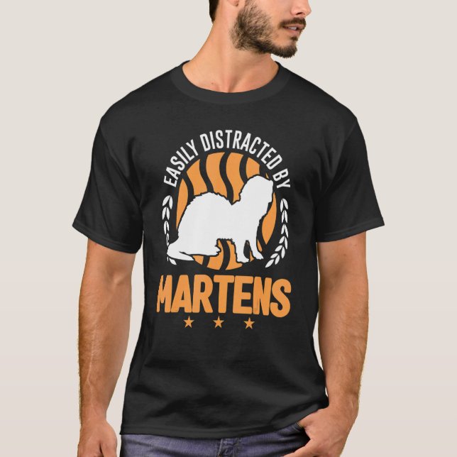 T-shirt Facilement Distrait Par Martens (Devant)