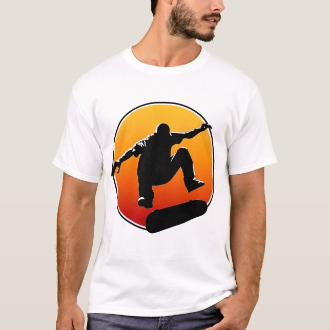 T-shirt faisant de la planche à roulettes (Devant)