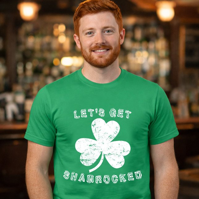 T-shirt Faisons-nous Shamrocker Jour de la Saint-Patrick e (Let's Get Shamrocked Distressed St Patrick's Day T-Shirt)