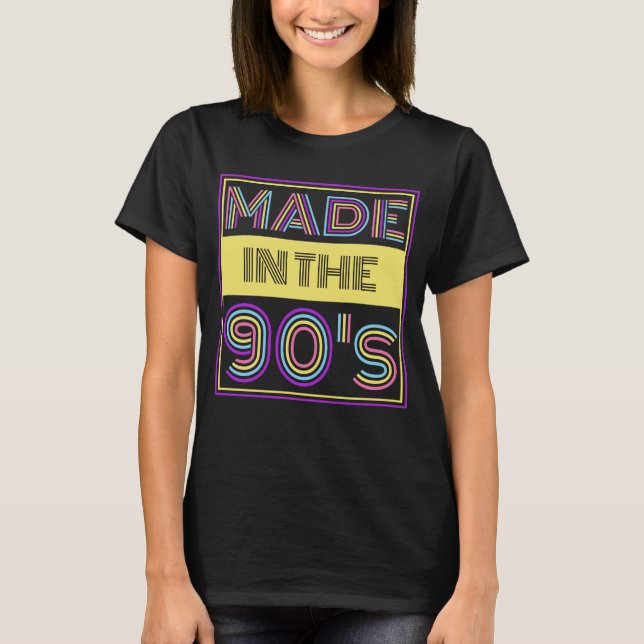 T-SHIRT FAIT DANS LA MODE TYPOGRAPHIQUE DES ANNÉES 90 (Devant)