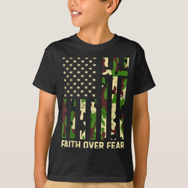 T-shirt Faith Over Fear Christian Americn Flag Camouflage  (Devant)