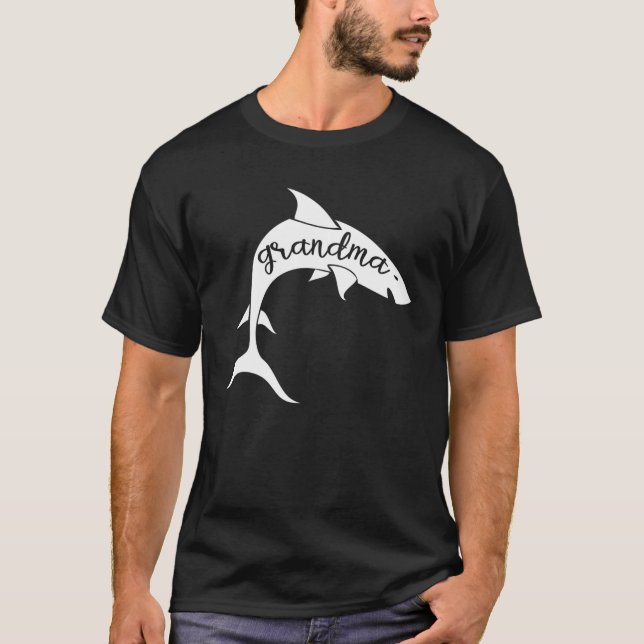 T-shirt Famille de requins de grand-mère qui correspond à  (Devant)