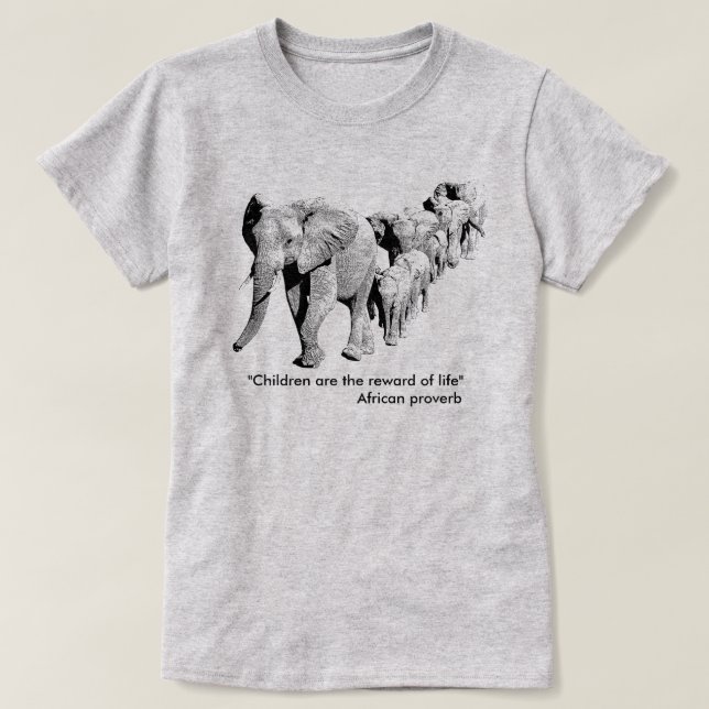 T-shirt Famille d'éléphant dans la faune africaine du (Design devant)